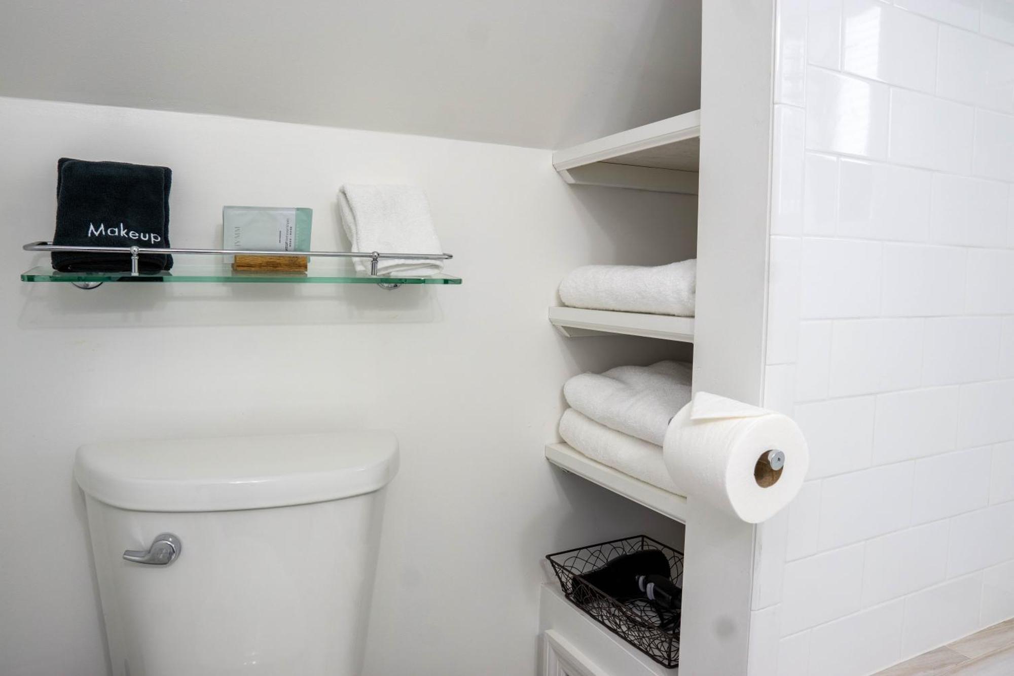 Carriage On Capital Near Distilleries & Downtown Apartment