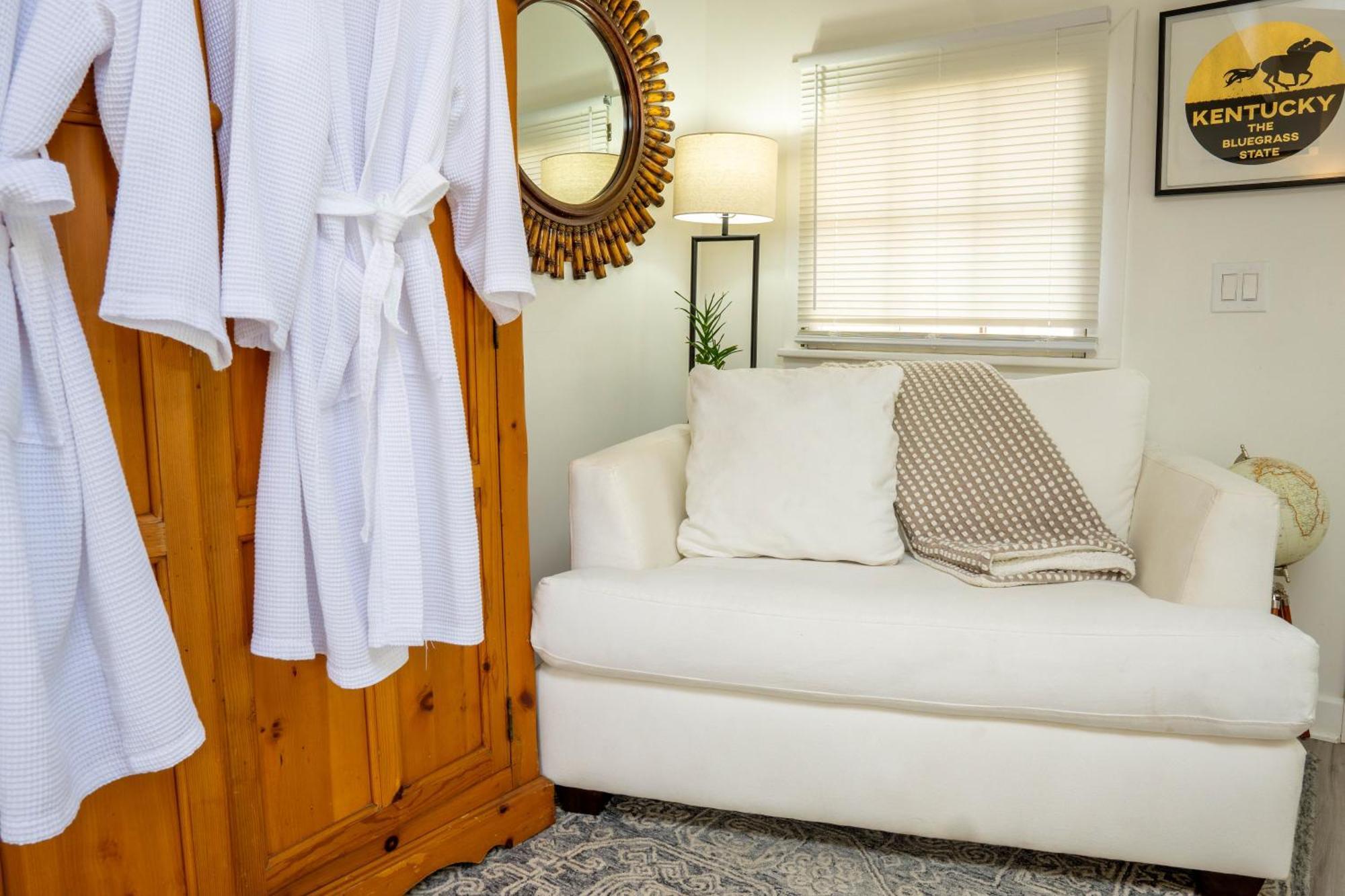 Apartment Carriage On Capital Near Distilleries & Downtown